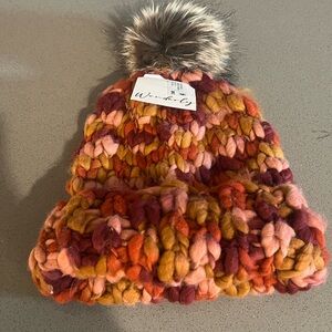 NWT-Wonderly Warm Knit Beanie with Pom-Pom